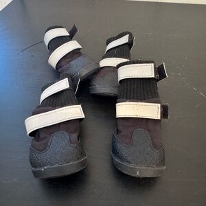 Black Dog Boots Hook & Loop Wrap Size Small Set Of 4